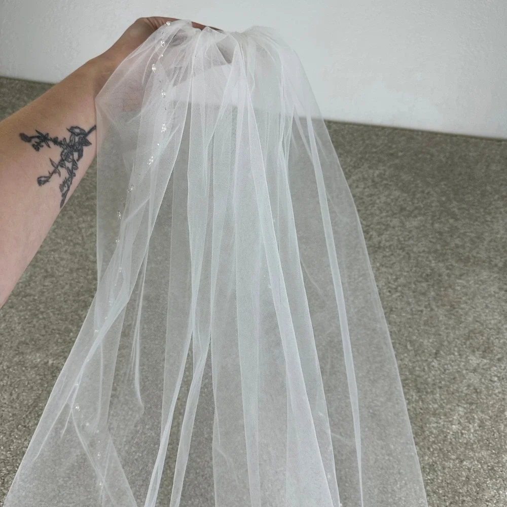 White Tulle Bridal Veil Pearl Beaded Scalloped Edge Fingertip Length Metal Comb